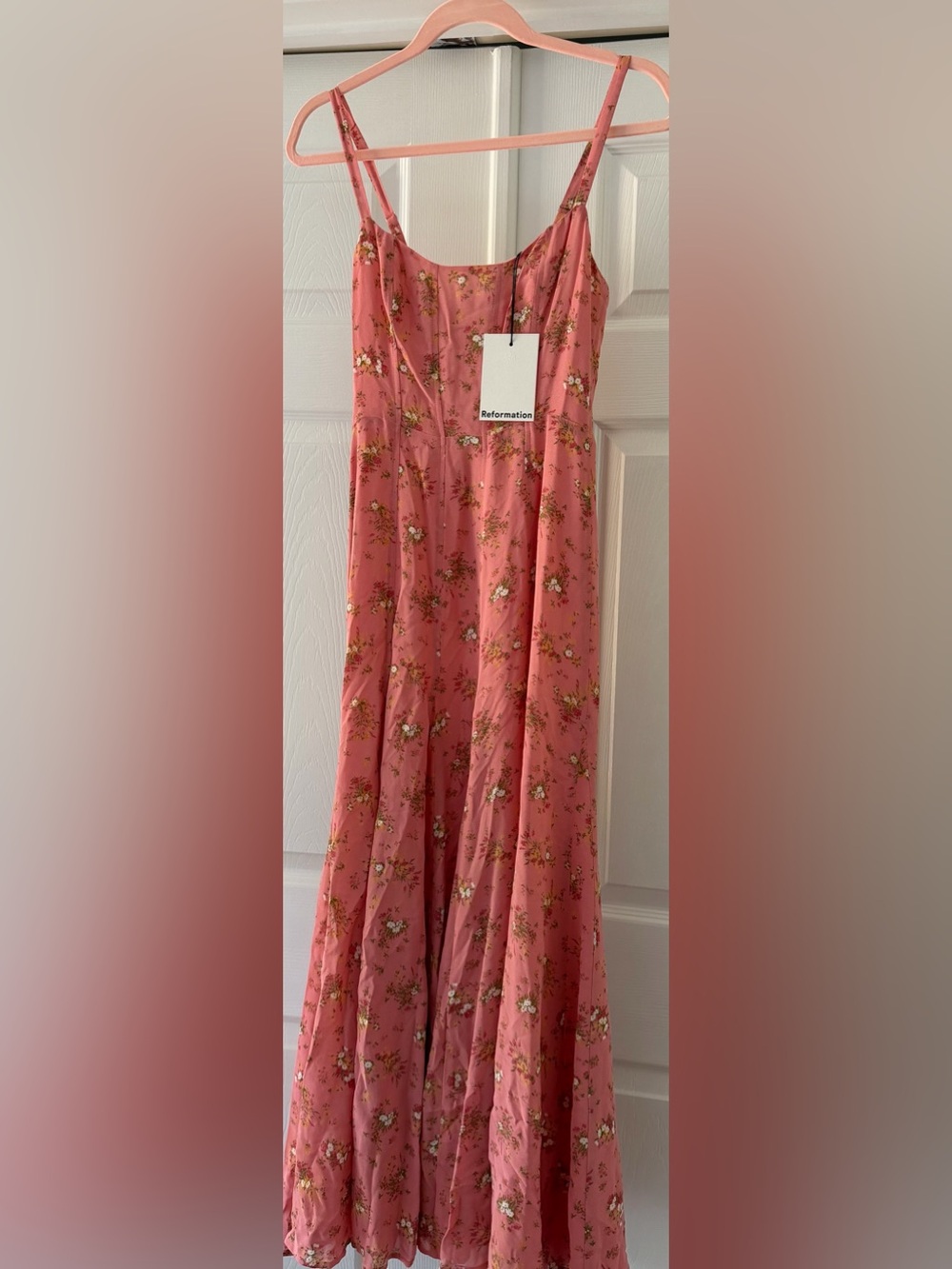 NWT Reformation Eridania Pleated Midi Dress in Rosato Floral size 0
Gorgeous